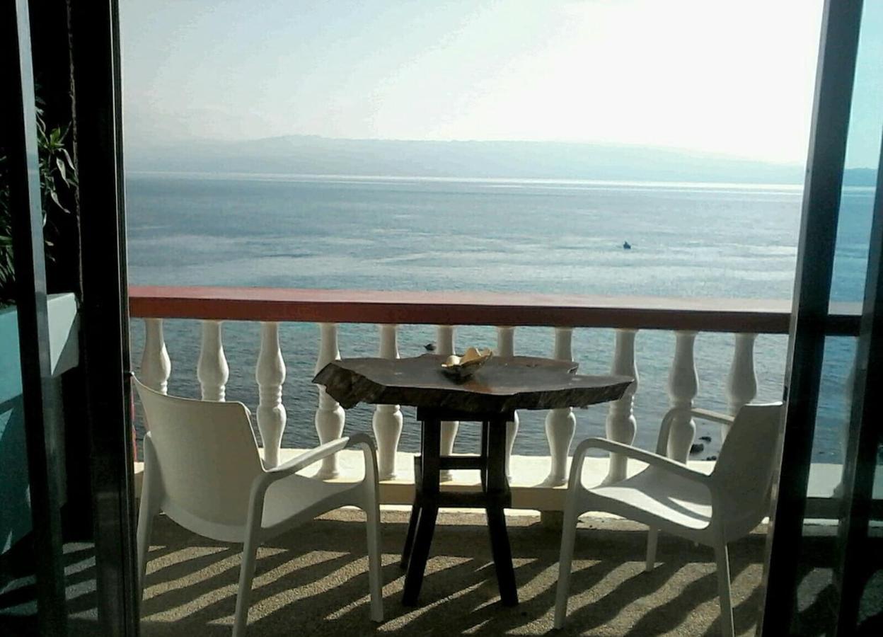 Wuthering Heights Bed & Breakfast By The Sea Dumaguete City Exteriér fotografie